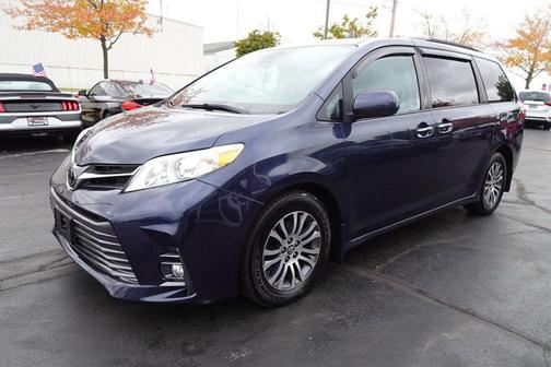 2018 Toyota Sienna XLE
