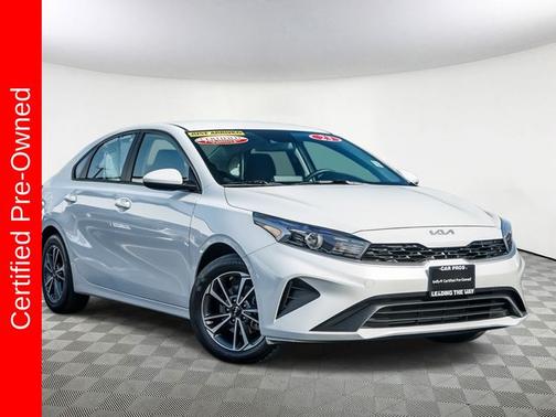Snow White Pearl 2023 Kia Forte LXS