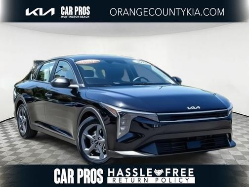 Aurora Black 2025 Kia K4 LXS
