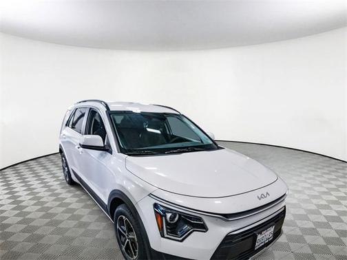 2023 Kia Niro LX