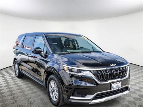 2023 Kia Carnival LX