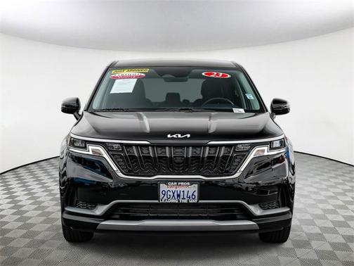 2023 Kia Carnival LX