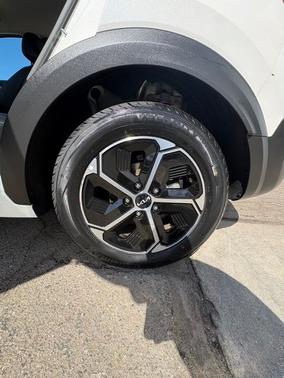 Snow White Pearl 2023 Kia Niro Plug-In Hybrid EX