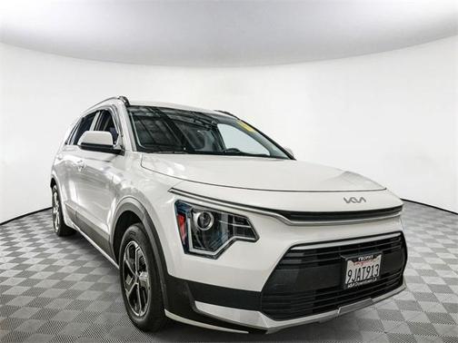 2024 Kia Niro LX