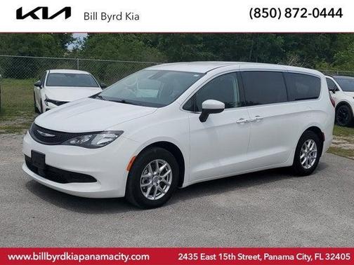 Bright White Clearcoat 2023 Chrysler Voyager LX
