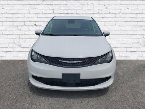 Bright White Clearcoat 2023 Chrysler Voyager LX
