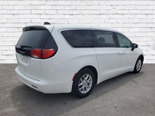 Bright White Clearcoat 2023 Chrysler Voyager LX