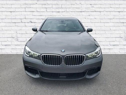 Gray 2018 BMW 740 i