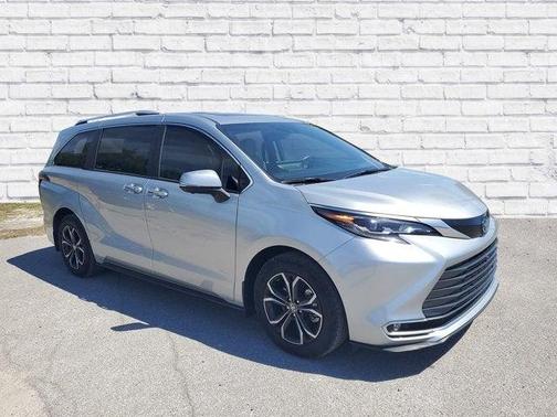 Silver 2025 Toyota Sienna Platinum 7 Passenger