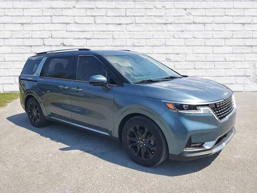 2023 Kia Carnival SX