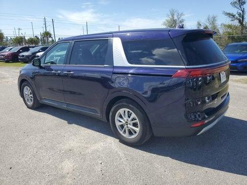 2023 Kia Carnival LX