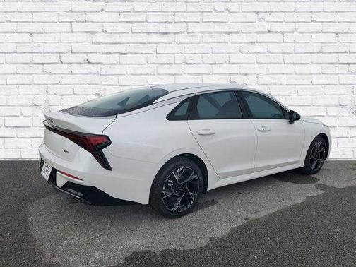 Snow White Pearl 2026 Kia K5 GT-Line