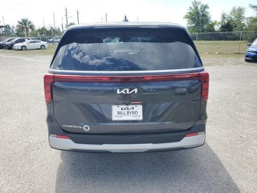 Metal 2026 Kia Carnival LX