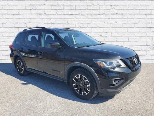 2020 Nissan Pathfinder SV