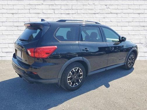 2020 Nissan Pathfinder SV