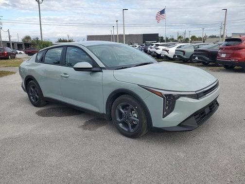 2025 Kia K4 LXS