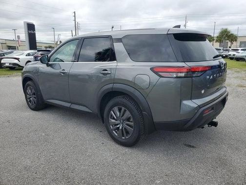2023 Nissan Pathfinder S