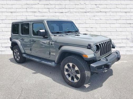 Sting Gray Clearcoat 2018 Jeep Wrangler Unlimited Sahara
