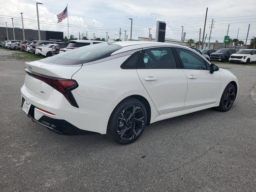 Snow White Pearl 2026 Kia K5 GT-Line