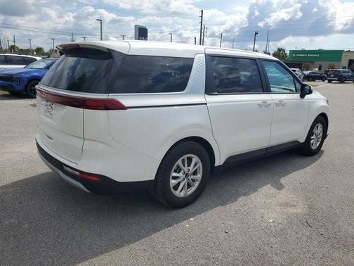 2023 Kia Carnival LX
