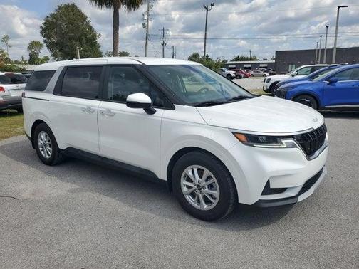 2023 Kia Carnival LX