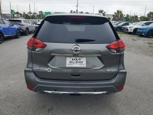 Gun Metallic 2019 Nissan Rogue SV