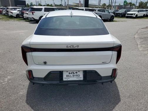 Snow White Pearl 2025 Kia K4 GT-Line Turbo
