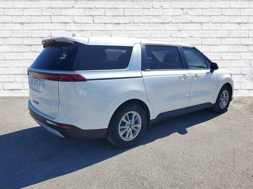 2023 Kia Carnival LX