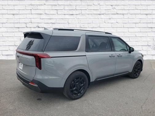 Ceramic Silver 2026 Kia Carnival SX Prestige