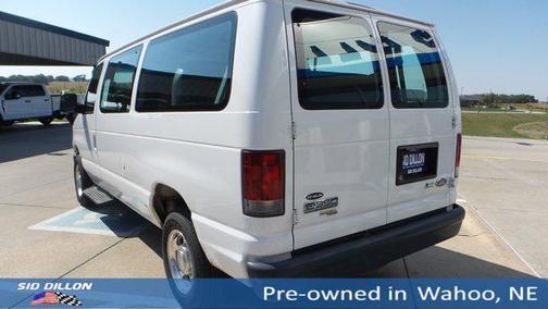 2011 Ford E350 Super Duty XL