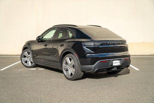 2025 Porsche Macan Electric