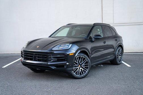 Chromite Black Metallic 2026 Porsche Cayenne Cayenne