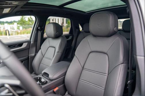 Chalk 2026 Porsche Cayenne Cayenne