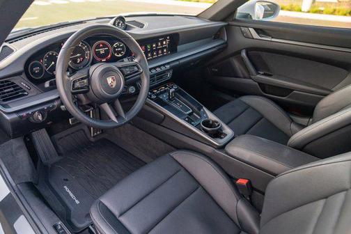 2023 Porsche 911 Carrera