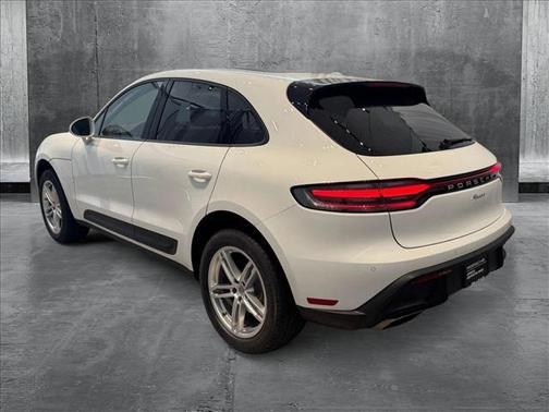 2022 Porsche Macan Base