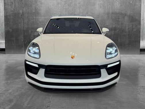 2022 Porsche Macan Base