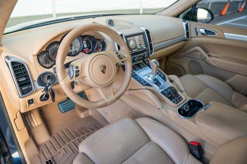 2014 Porsche Cayenne GTS