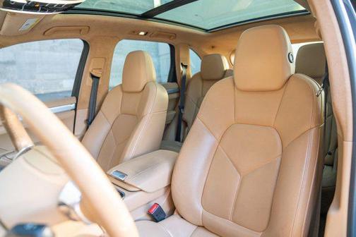 2014 Porsche Cayenne GTS