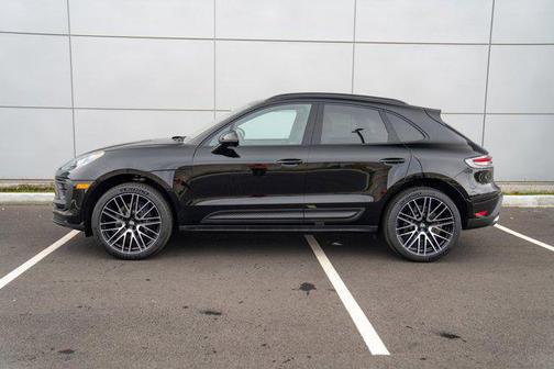 2026 Porsche Macan AWD