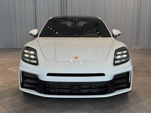 2024 Porsche Panamera 4