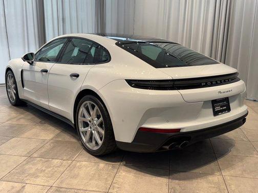 2024 Porsche Panamera 4