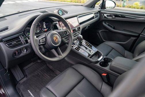 2026 Porsche Macan AWD