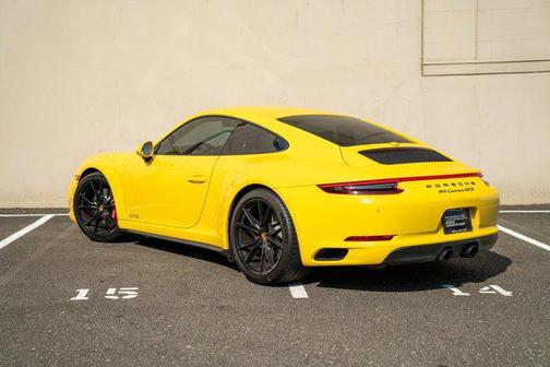2017 Porsche 911 Carrera GTS