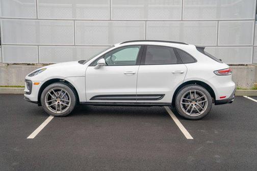 2025 Porsche Macan AWD