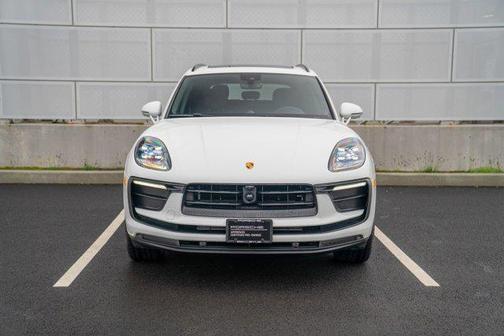2025 Porsche Macan AWD