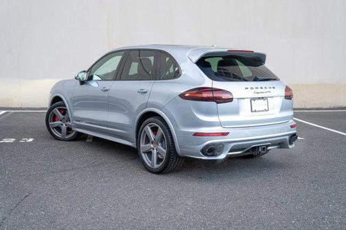 2016 Porsche Cayenne GTS