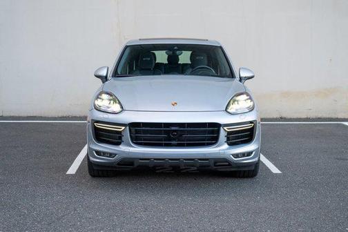 2016 Porsche Cayenne GTS