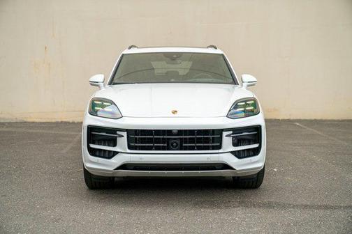2025 Porsche Cayenne GTS