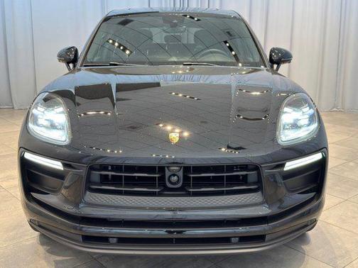 2025 Porsche Macan AWD