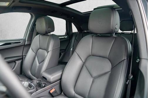 Volcano Grey Metallic 2025 Porsche Macan Macan